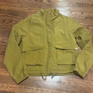 Liv Outdoor Windbreaker in Mustard/Gold Size Medium